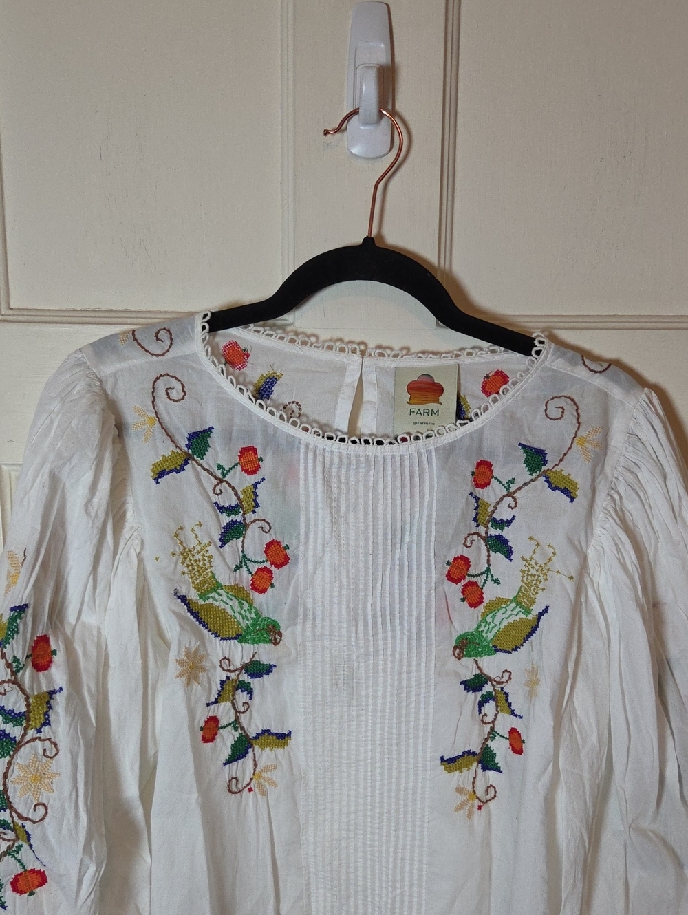 FARM Rio Pitanga Embroidered Blouse In White Multi Color Embroudery Size Large - Picture 6 of 16